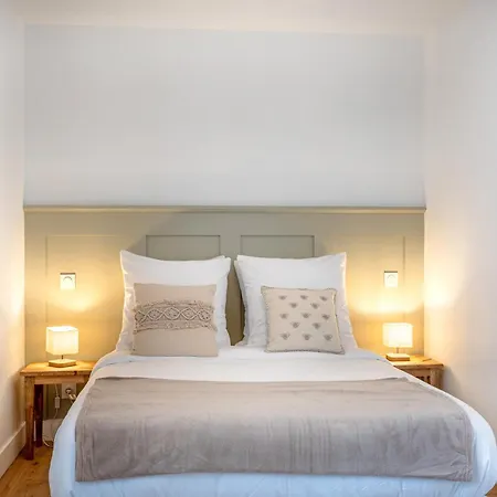 Maison Bord De Centre بيت للعطل *